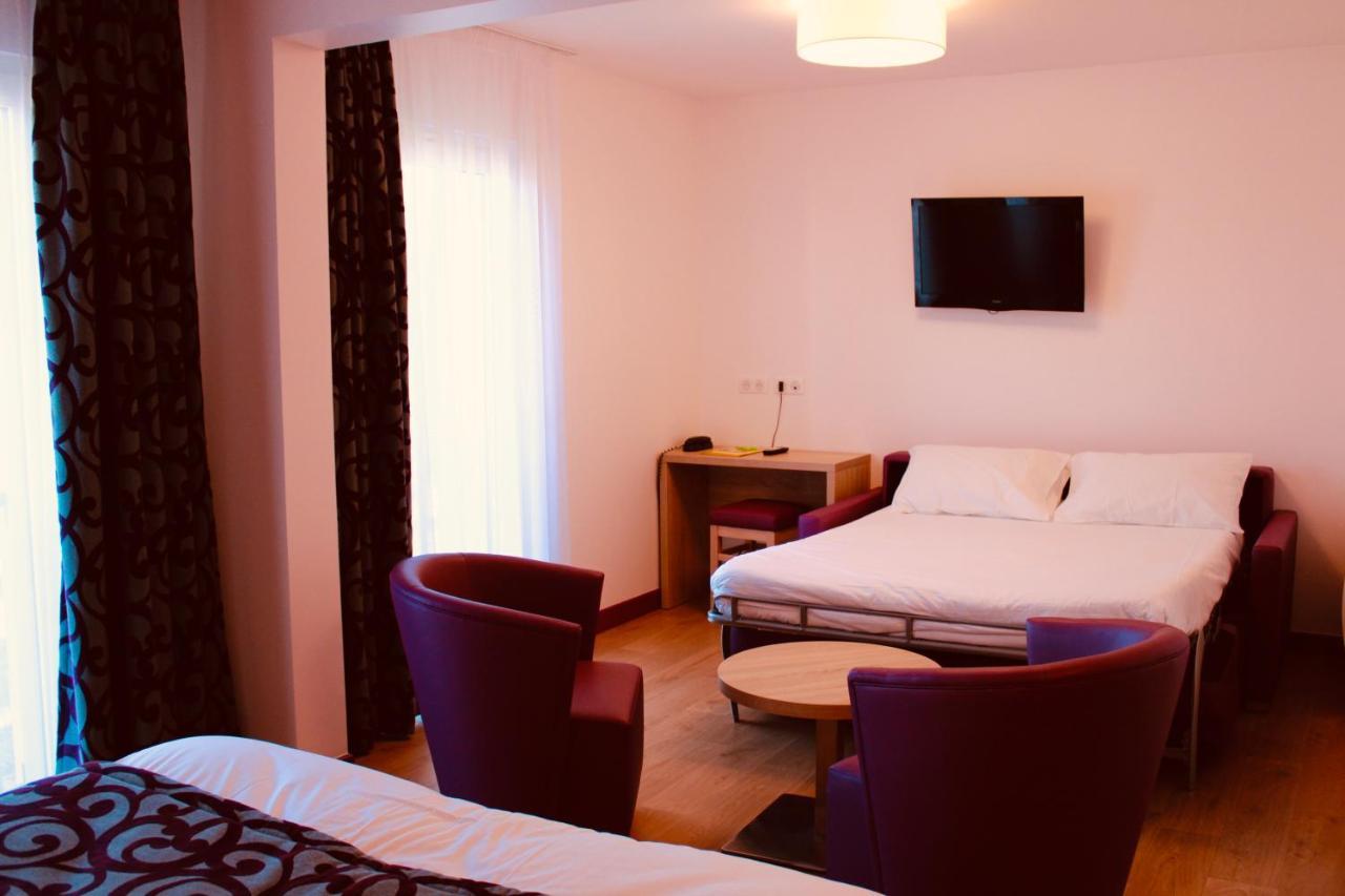 Hotel Aux Lys De Chablis Esterno foto